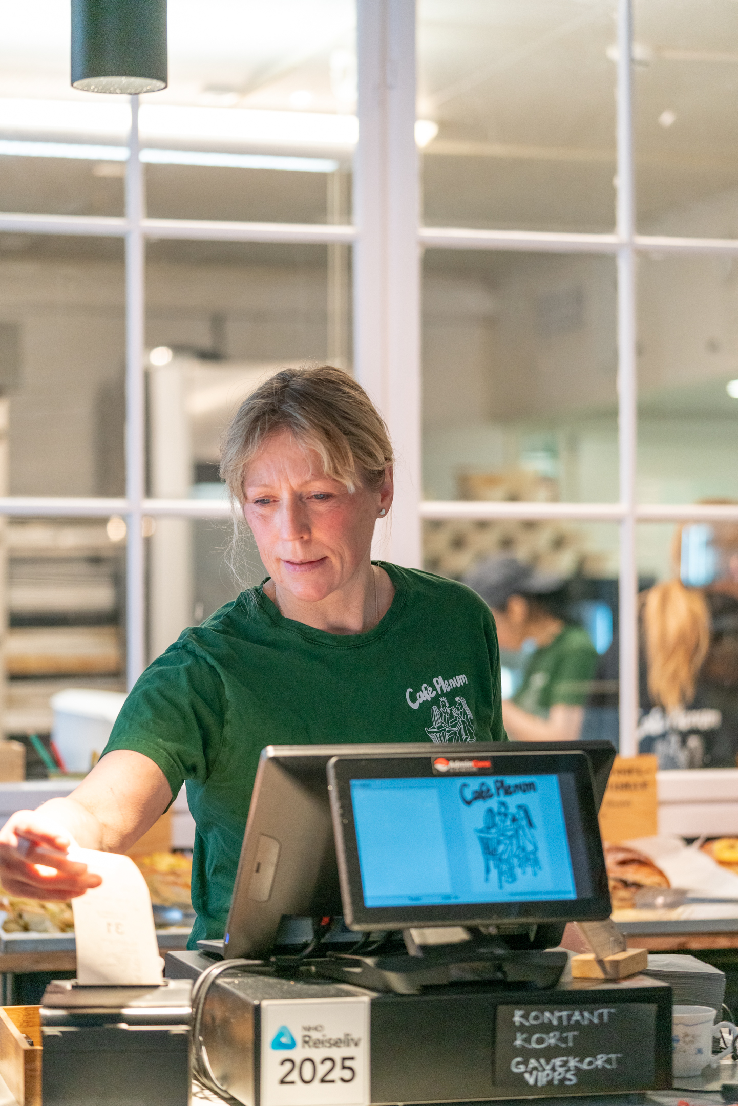 Asker er Mona fra Slemmestad